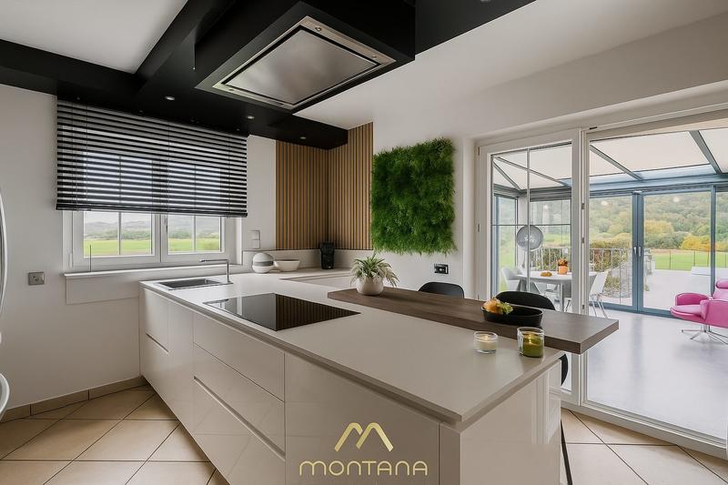 Maison - 275 m² - 8 pièces