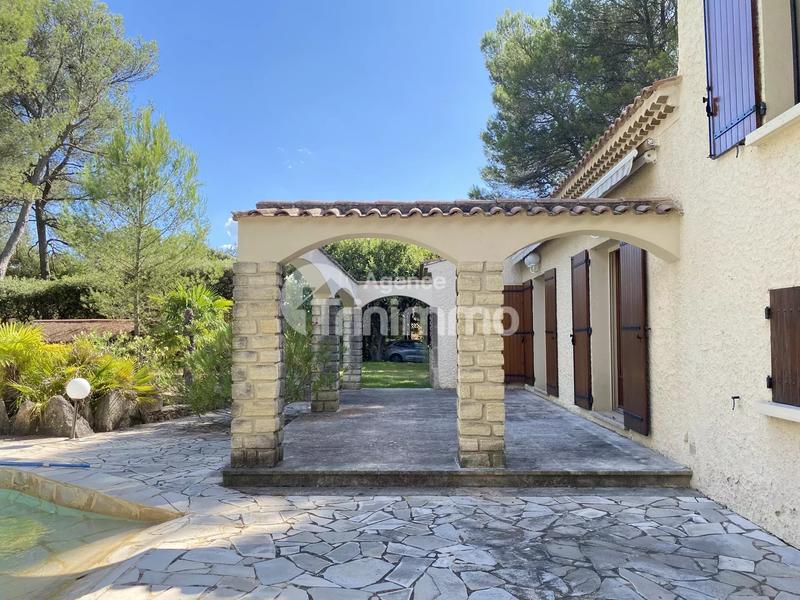 Maison - 193 m² - 5 pièces