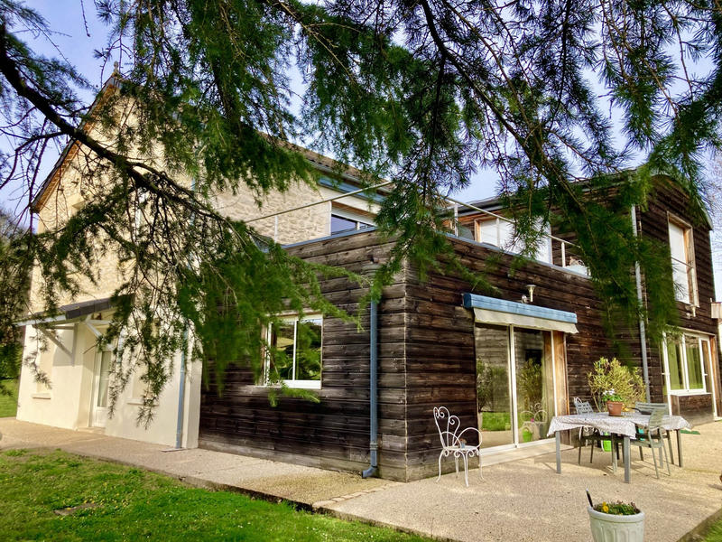 Maison contemporaine - 340 m² - 8 pièces