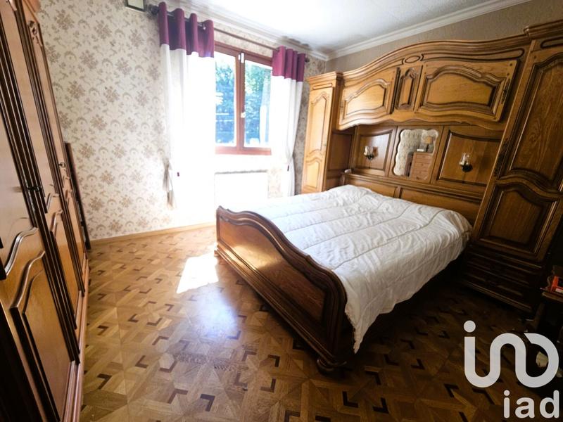 Maison - 225 m² - 8 pièces