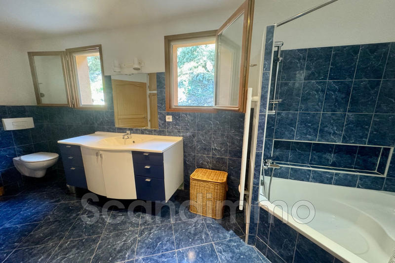 Maison - 169 m² - 7 pièces