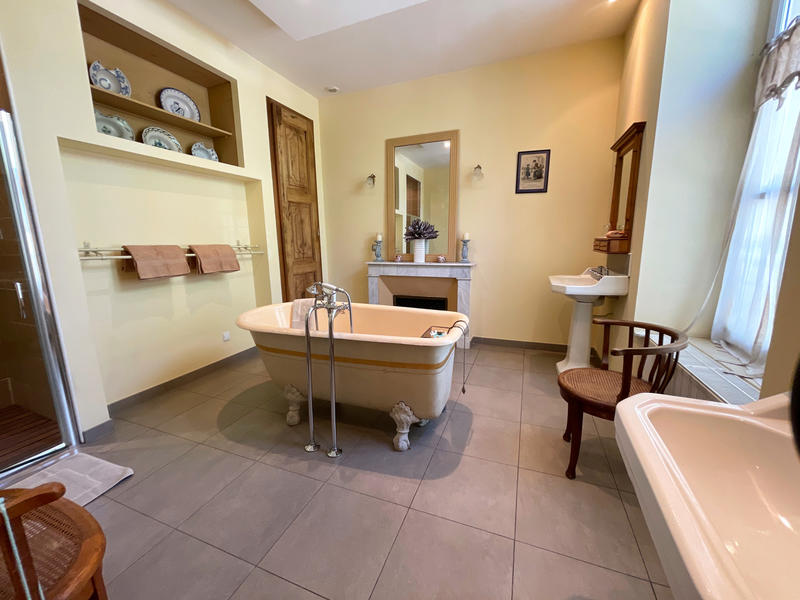 Maison de village - 467 m² - 24 pièces