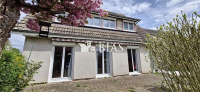 Maison - 98 m² - 4 pièces