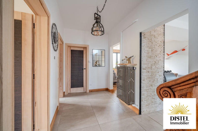 Maison - 150 m² - 8 pièces