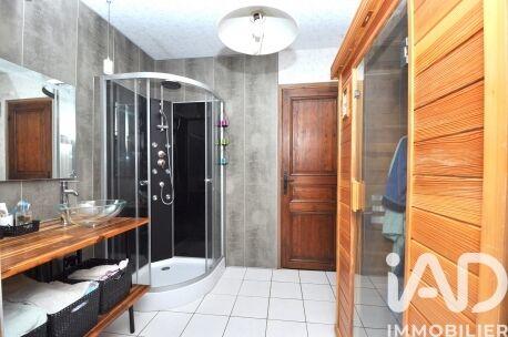 Maison - 180 m² - 7 pièces