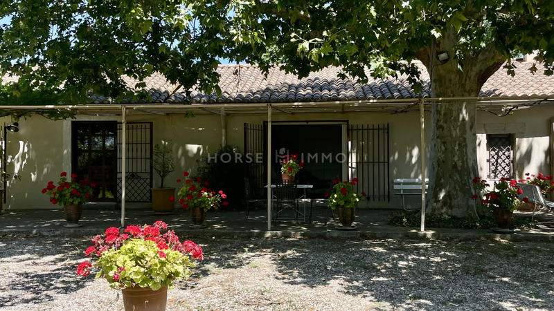 Maison - 230 m² - 7 pièces