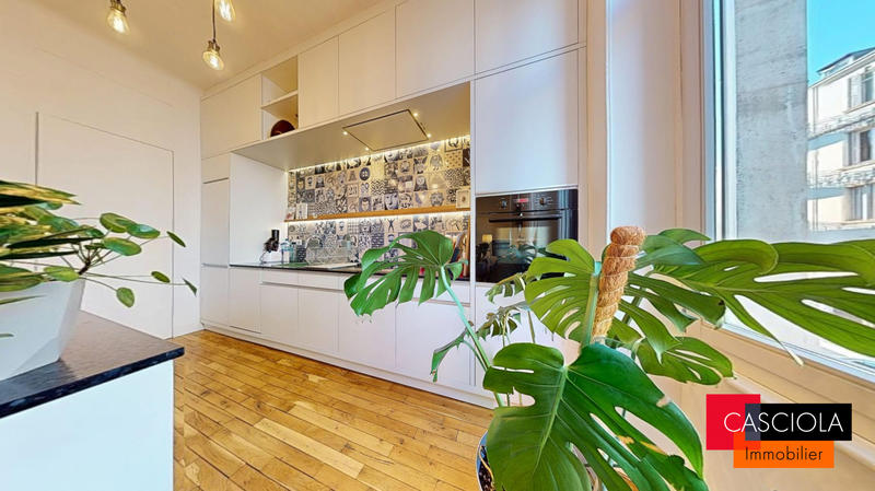 Appartement - 96 m² - 5 pièces