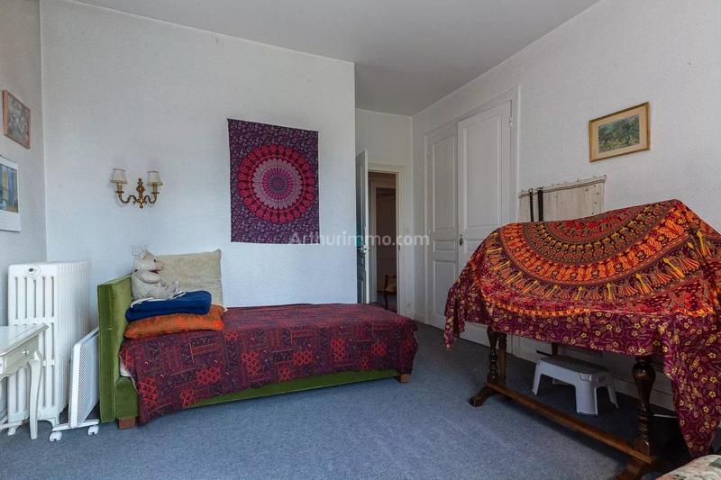 Maison - 210 m² - 8 pièces