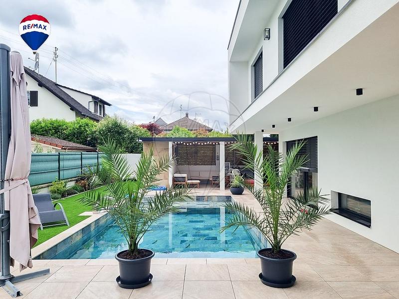 Maison - 348 m² - 7 pièces