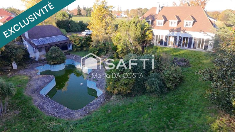 Propriété - 232 m² - 8 pièces