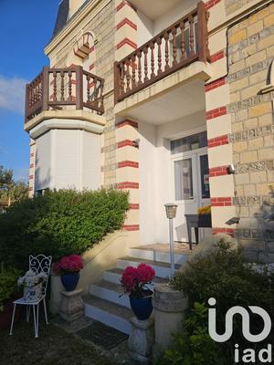 Maison - 185 m² - 10 pièces