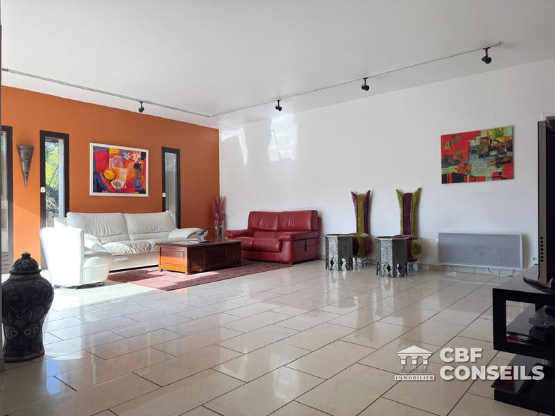 Maison - 229 m² - 7 pièces