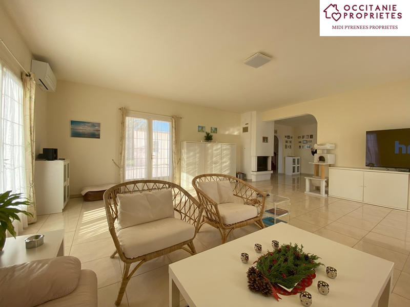 Maison - 211 m² - 5 pièces