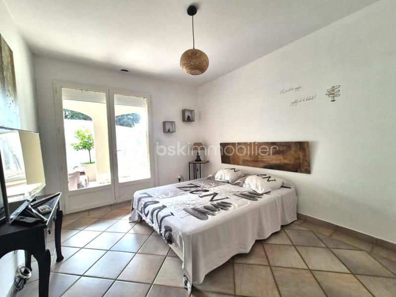 Maison traditionnelle - 190 m² - 9 pièces