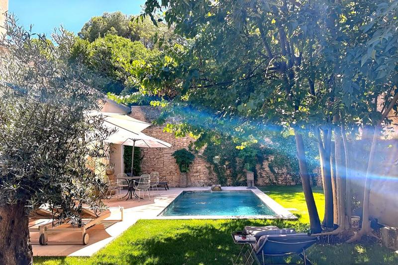 Demeure - 330 m² - 11 pièces