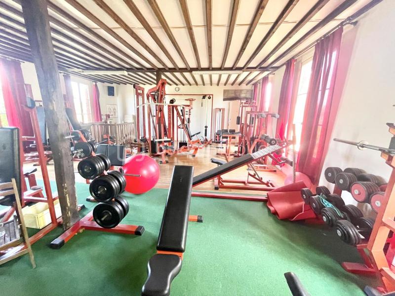 Demeure - 313 m² - 10 pièces