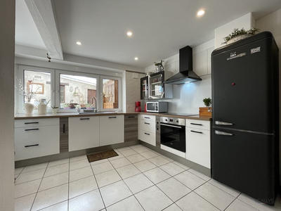 Maison - 256 m² - 8 pièces