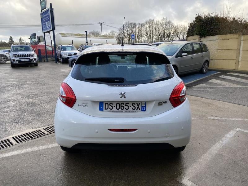 Peugeot 208 1.2 Vti 82 Cv Bva Etg5 Finition Active