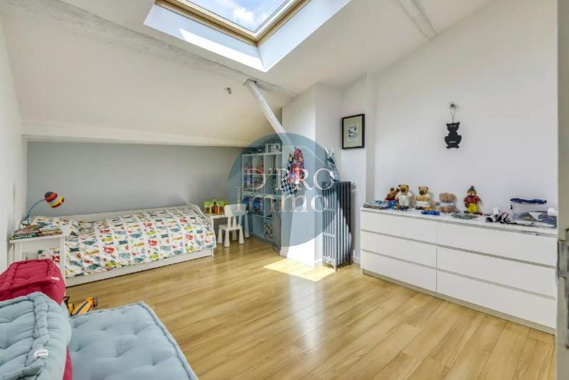 Maison - 284 m² - 8 pièces