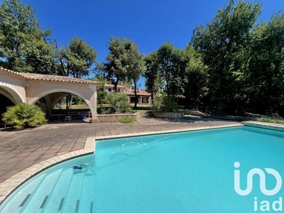 Maison - 246 m² - 7 pièces