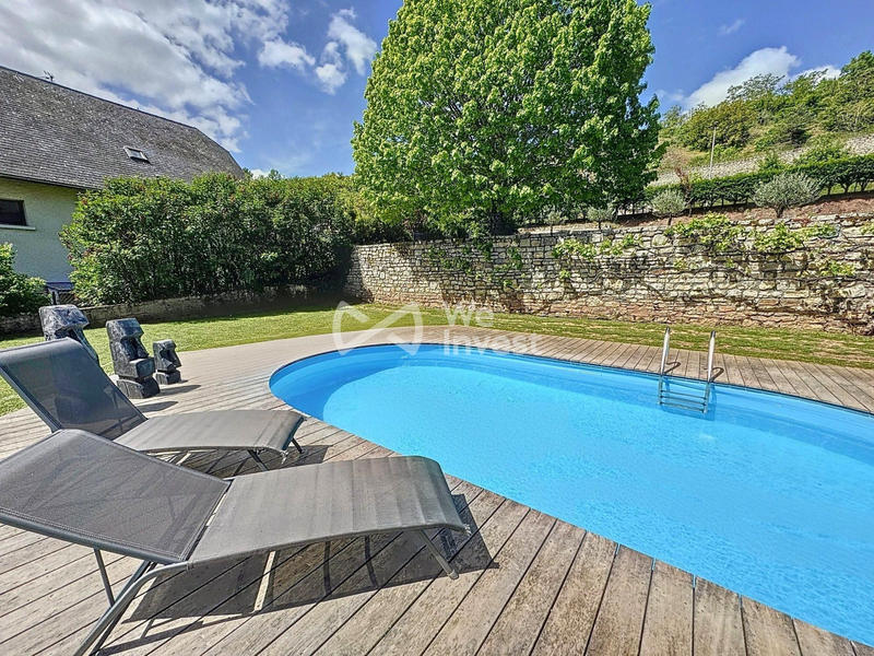 Maison - 274 m² - 9 pièces