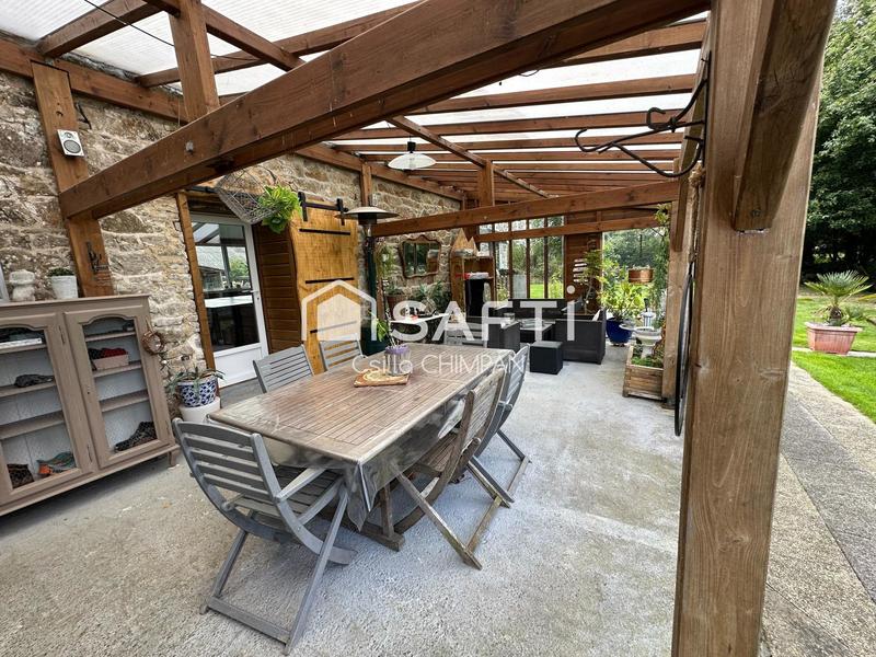 Maison - 167 m² - 8 pièces
