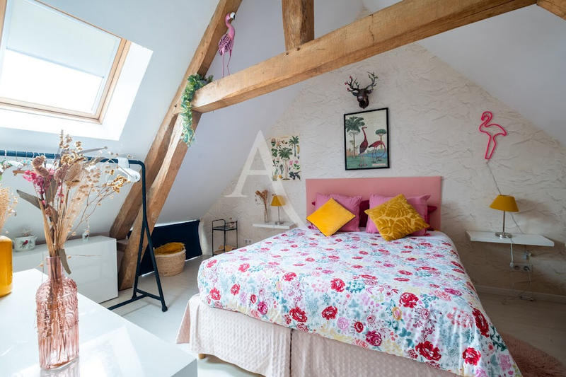 Maison - 334 m² - 12 pièces