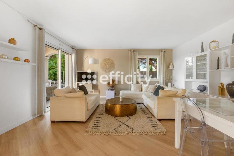 Maison - 160 m² - 8 pièces