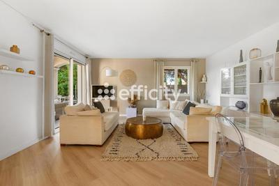 Maison - 160 m² - 8 pièces