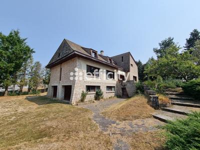 Maison - 272 m² - 11 pièces