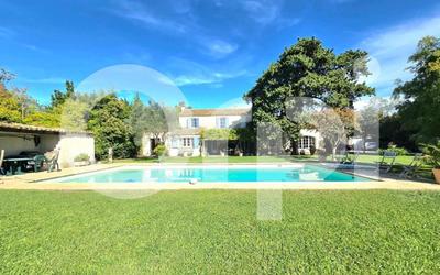 Mas - 238 m² - 5 pièces