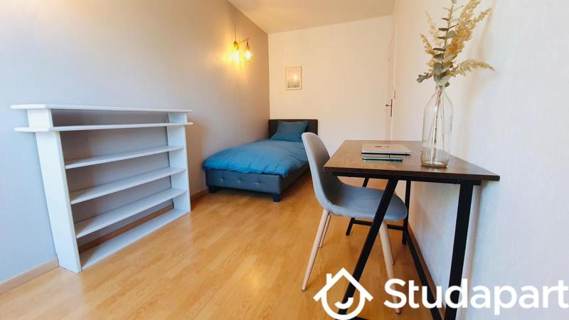 Chambre - 11 m² - 1 pièce