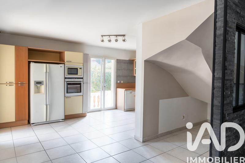 Maison - 180 m² - 6 pièces