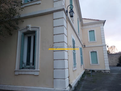 Immeuble - 342 m² - 19 pièces