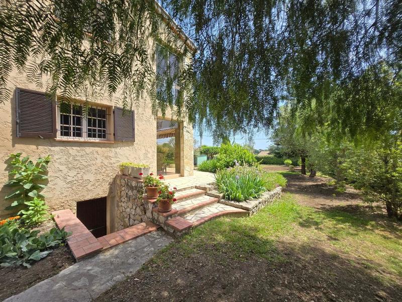 Villa - 245 m² - 7 pièces