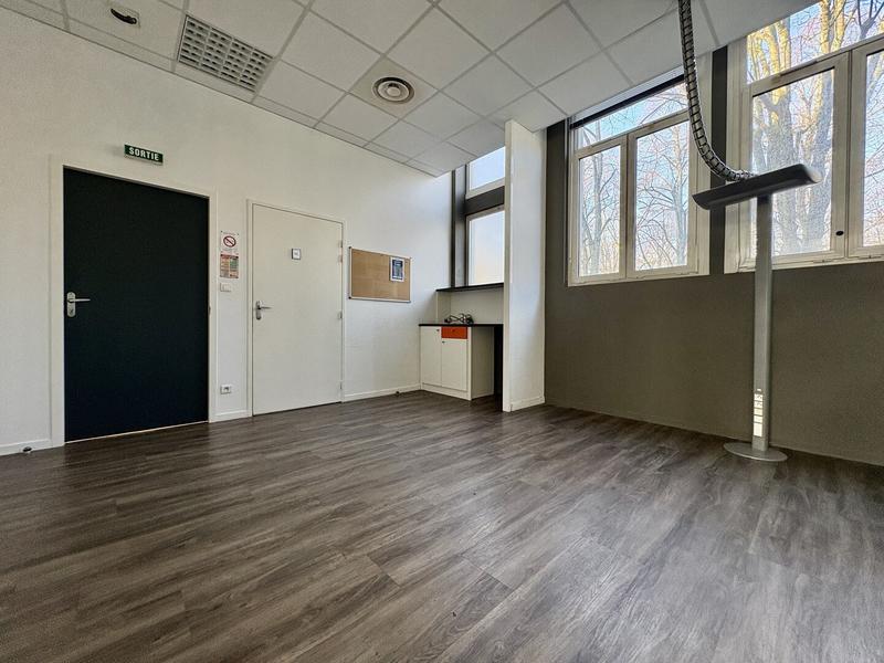 Immeuble de bureaux - 220 m² - 5 pièces