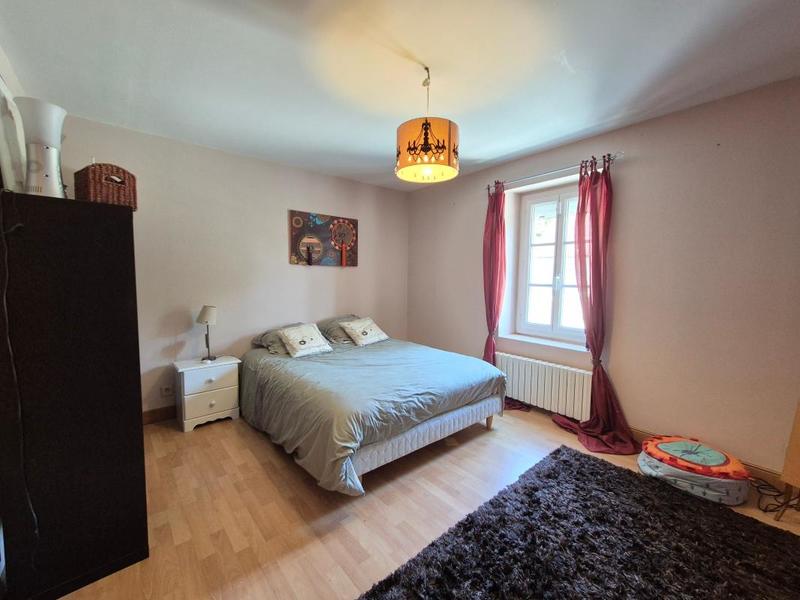 Maison - 350 m² - 7 pièces