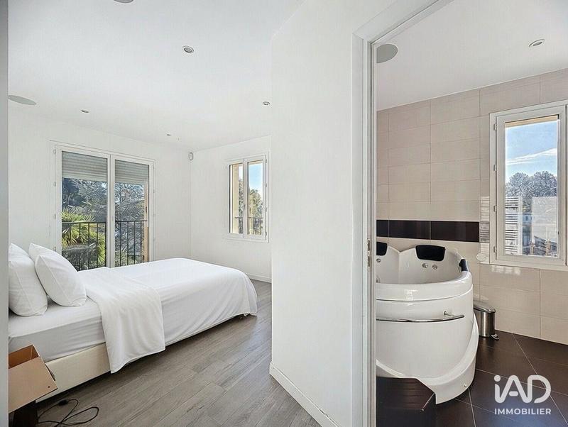 Maison - 167 m² - 7 pièces