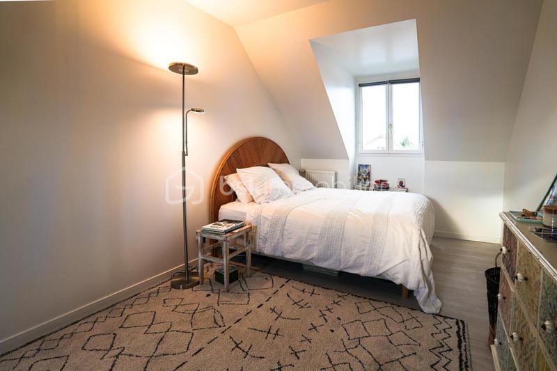 Maison traditionnelle - 153 m² - 6 pièces