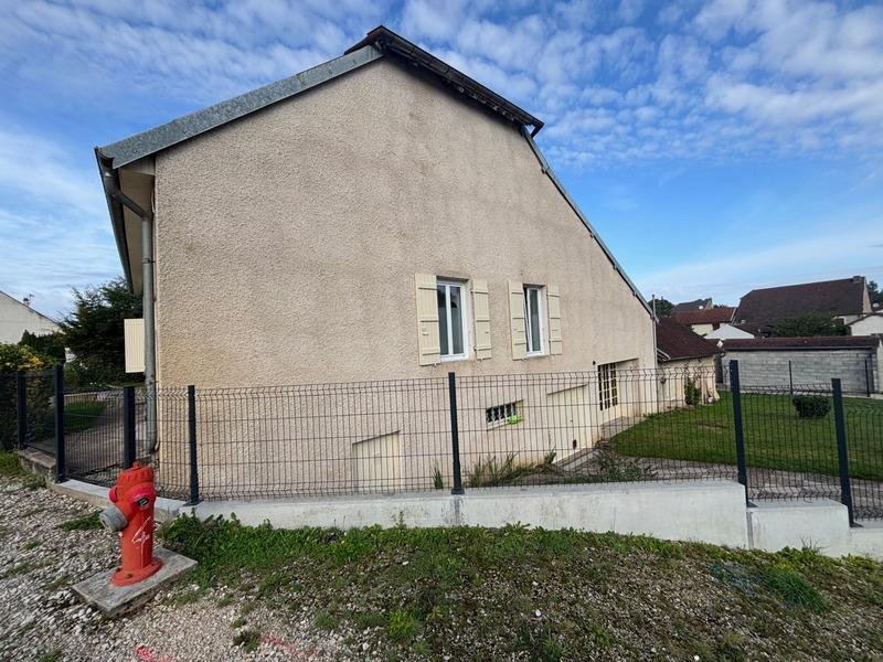 Maison - 190 m² - 8 pièces