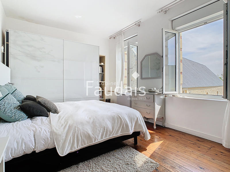 Maison - 415 m² - 16 pièces