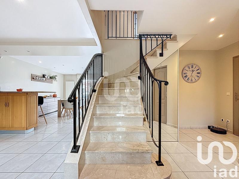 Maison - 135 m² - 6 pièces