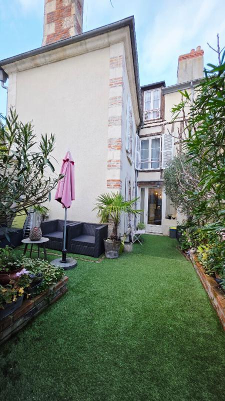 Maison - 141 m² - 9 pièces