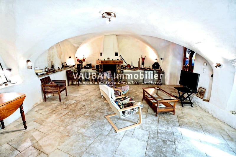 Appartement - 145 m² - 6 pièces