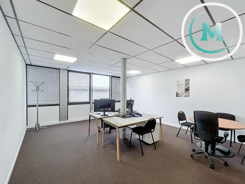 Bureau - 1 517 m²