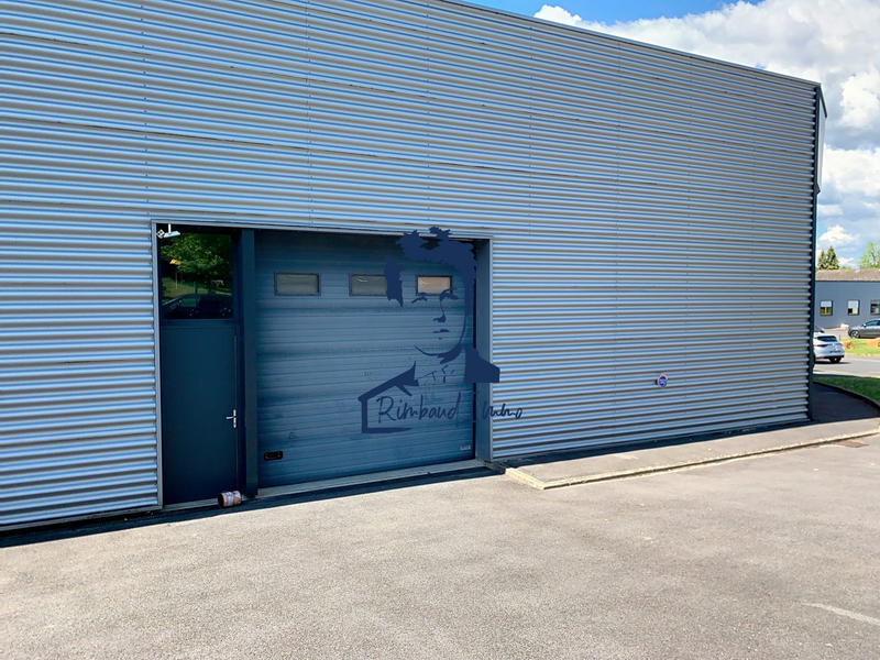 Local d'activités - 300 m²