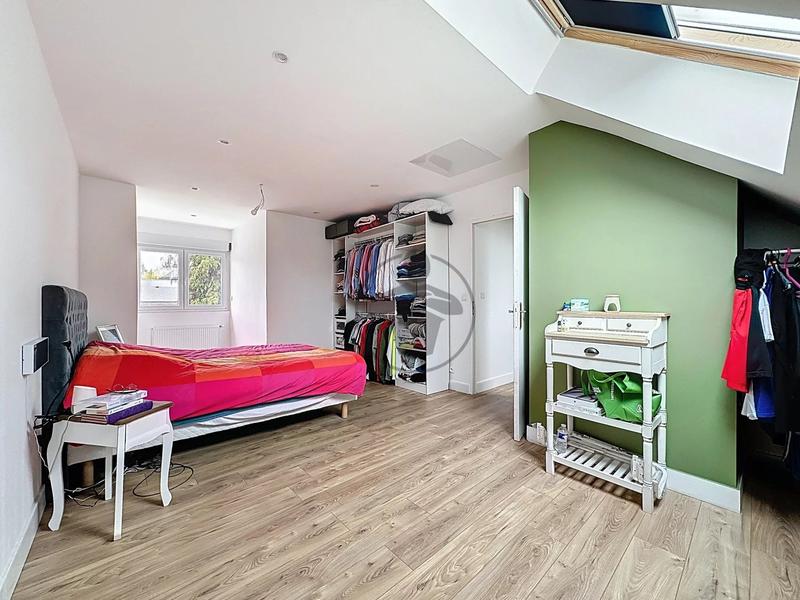 Maison - 137 m² - 6 pièces