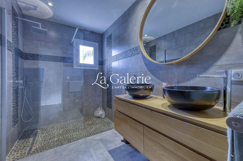 Villa - 165 m² - 6 pièces