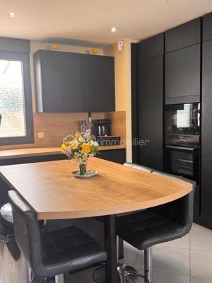 Maison - 150 m² - 7 pièces