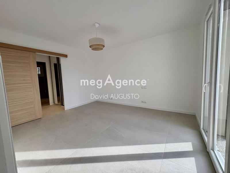 Maison - 248 m² - 8 pièces